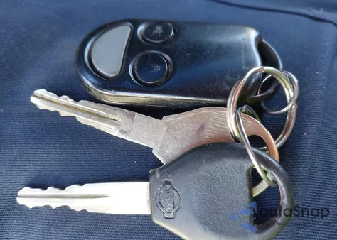 2000 Nissan Frontier Se-V6/Xe-V6 z USA, uszkodzony, nr VIN 1N6ED27T6YC312952